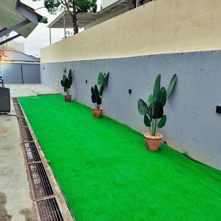Semi-Detached, Up To 21 Pax, 4 Bedrooms, 3 Bathrooms, 4 Car Parks By Star Home Bayan Lepas Exterior foto