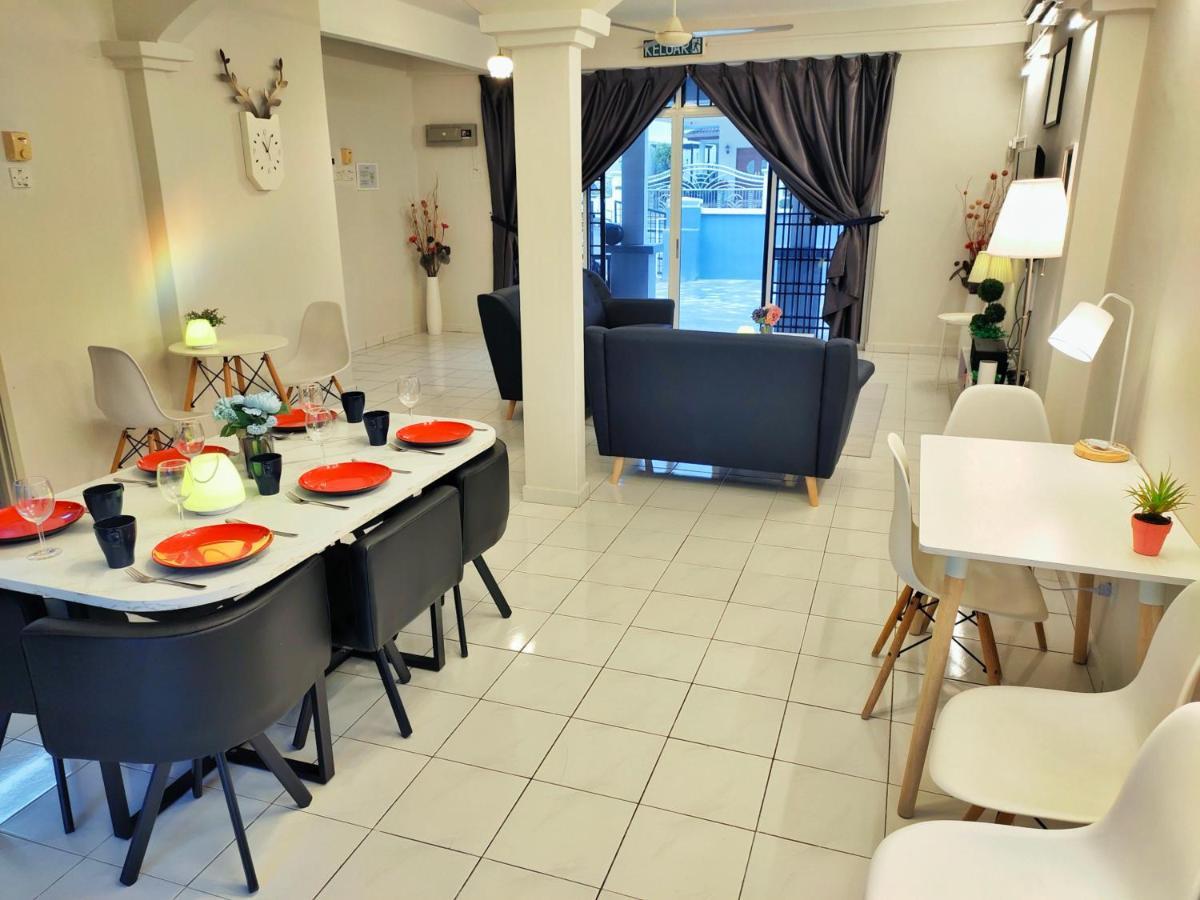 Semi-Detached, Up To 21 Pax, 4 Bedrooms, 3 Bathrooms, 4 Car Parks By Star Home Bayan Lepas Exterior foto