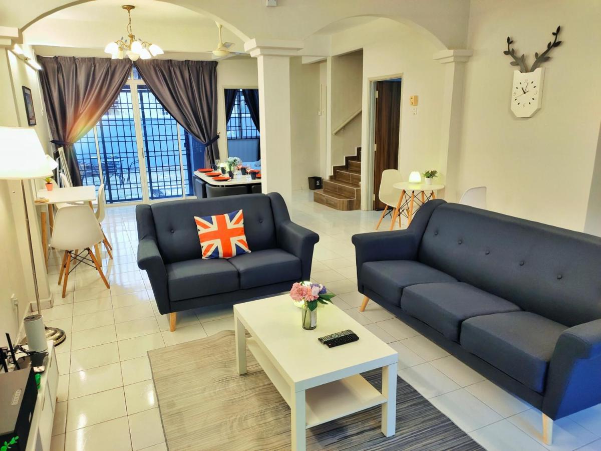 Semi-Detached, Up To 21 Pax, 4 Bedrooms, 3 Bathrooms, 4 Car Parks By Star Home Bayan Lepas Exterior foto